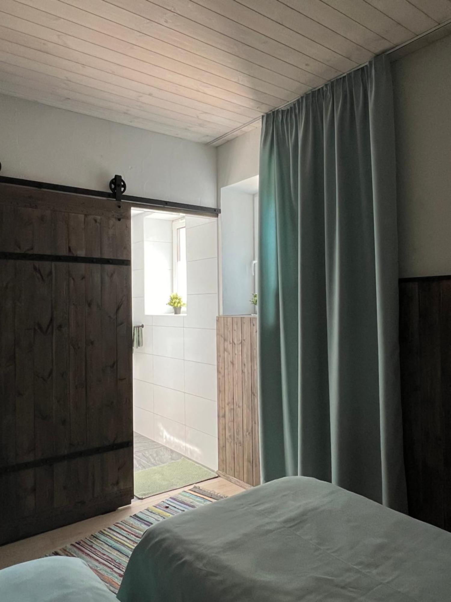 Kihnu Sadama Oeoemaja Guesthouse Lemsi ภายนอก รูปภาพ