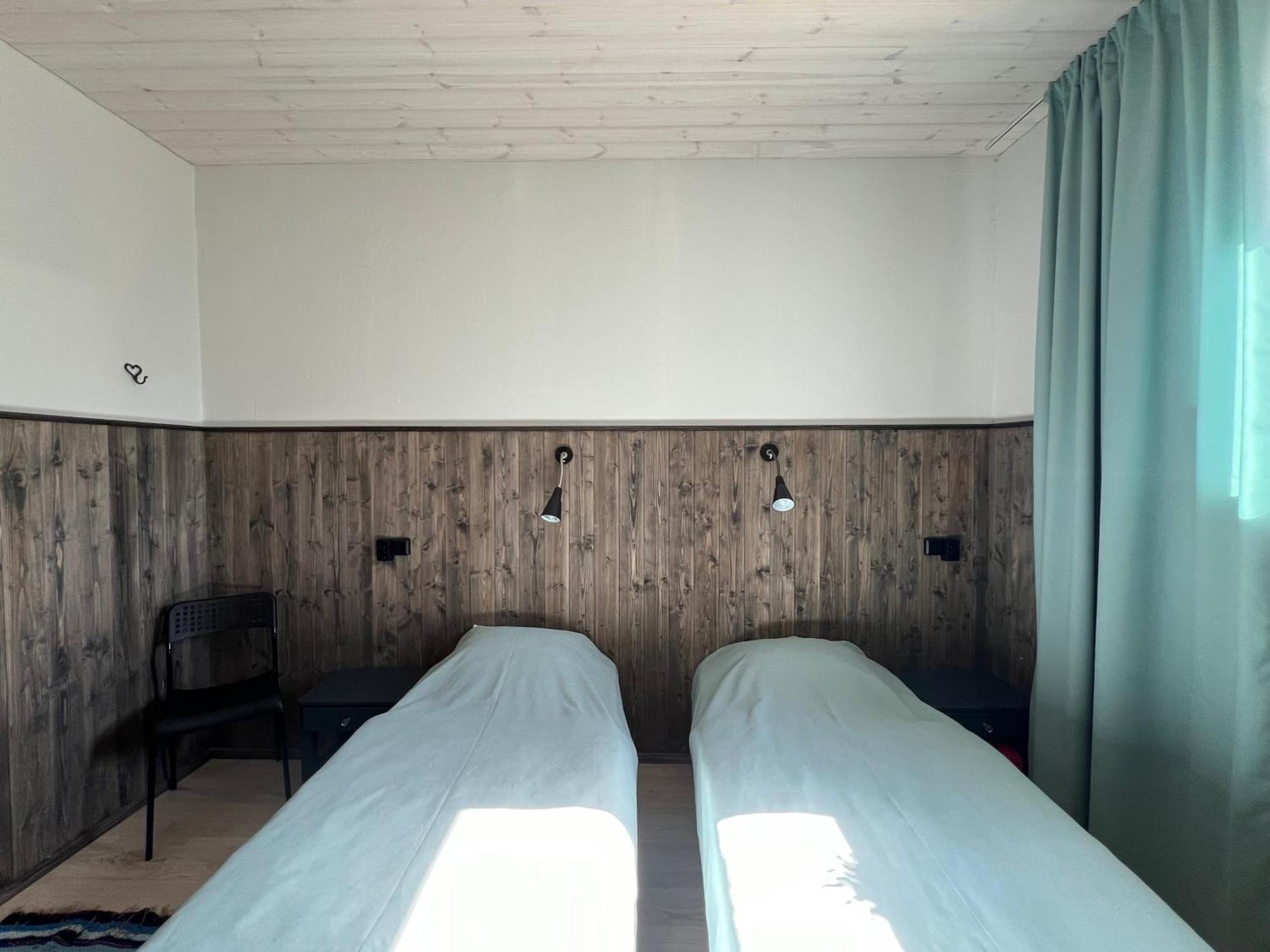 Kihnu Sadama Oeoemaja Guesthouse Lemsi ภายนอก รูปภาพ