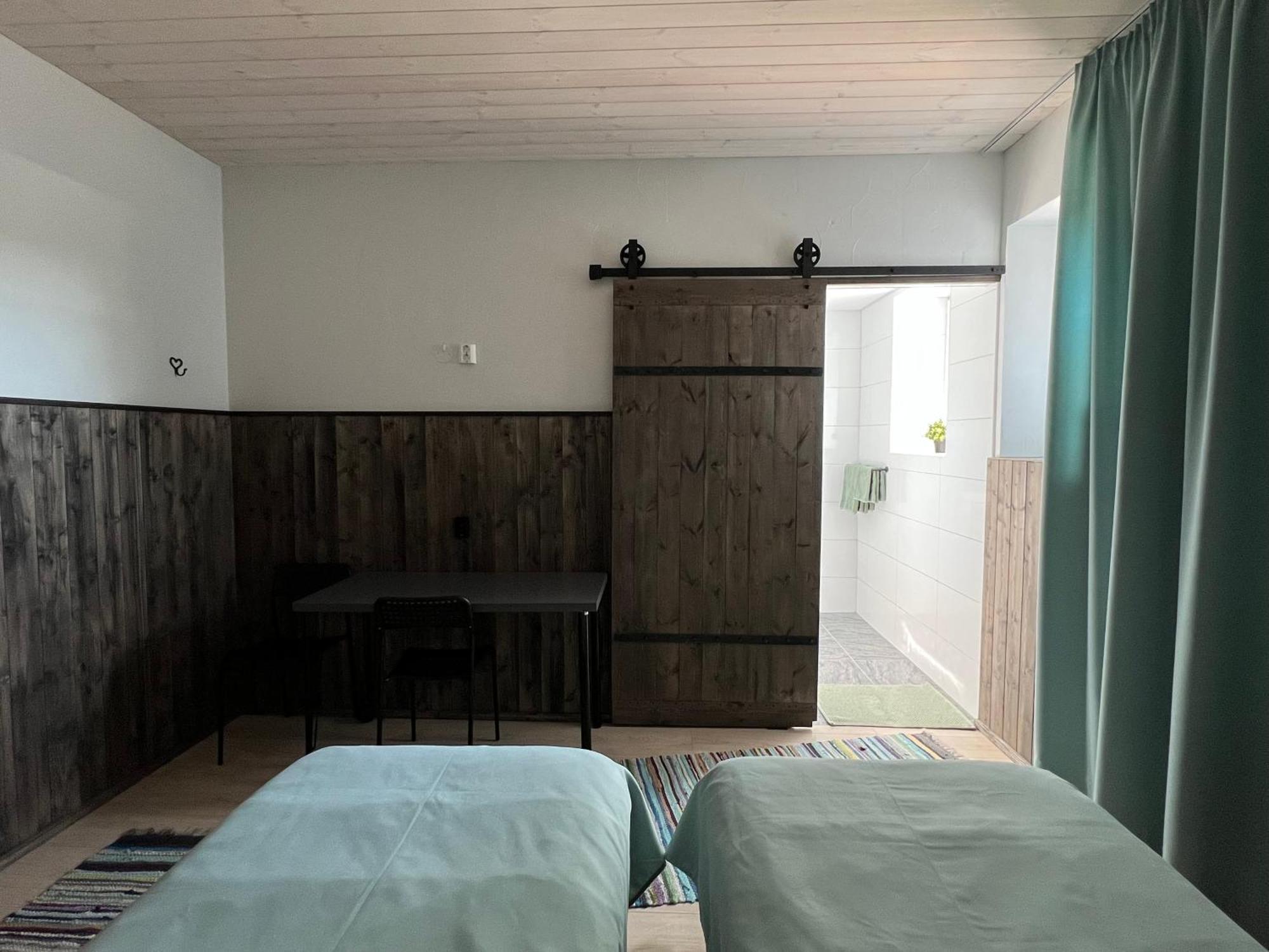 Kihnu Sadama Oeoemaja Guesthouse Lemsi ภายนอก รูปภาพ
