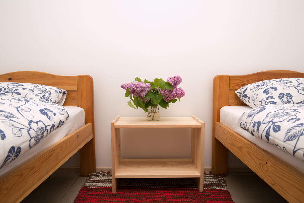 Kihnu Sadama Oeoemaja Guesthouse Lemsi ภายนอก รูปภาพ